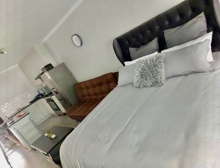 To Let  Bedroom Property for Rent in Silver Lakes Gauteng