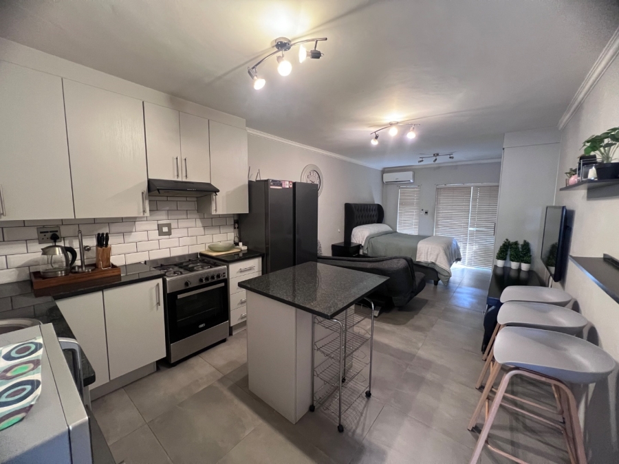 To Let  Bedroom Property for Rent in Silver Lakes Gauteng