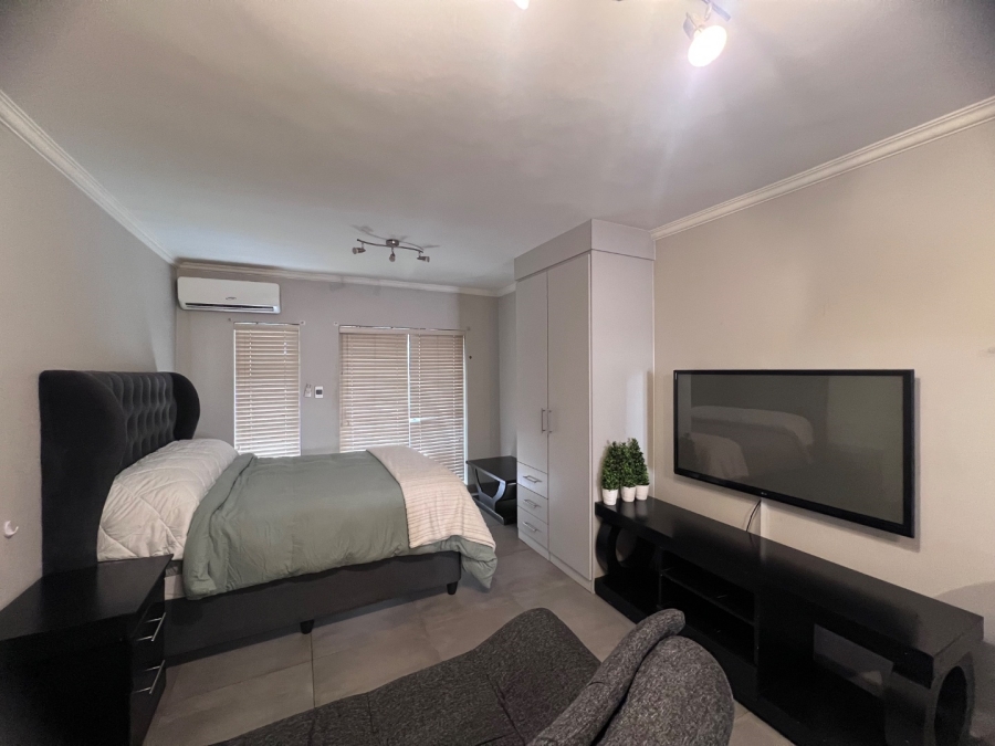 To Let  Bedroom Property for Rent in Silver Lakes Gauteng