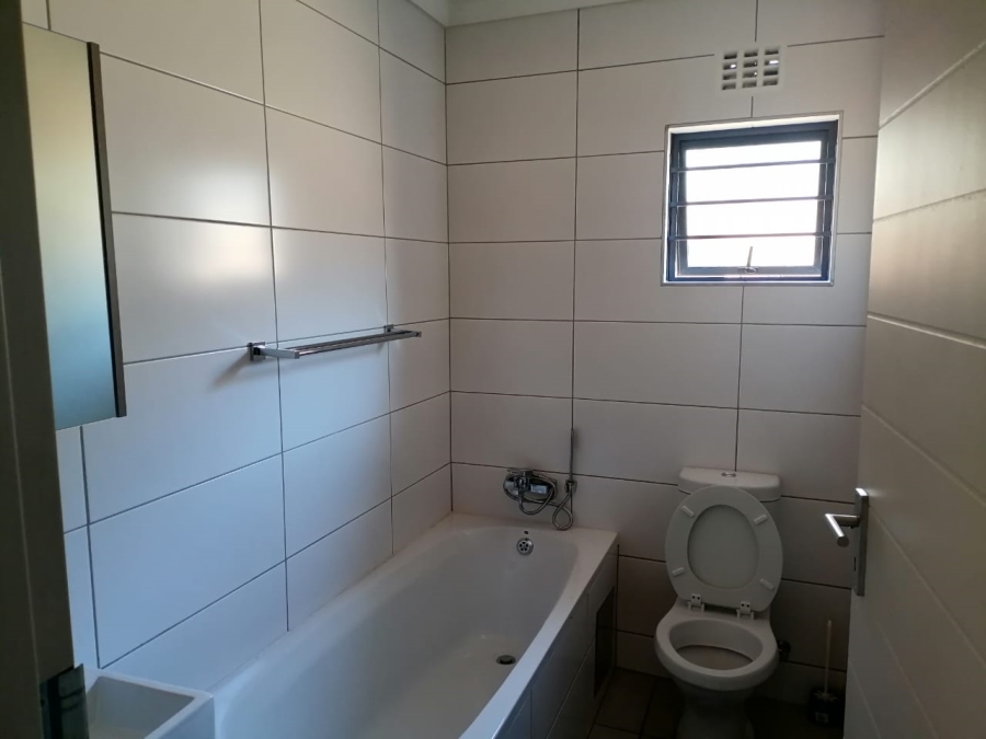 To Let 3 Bedroom Property for Rent in Lion Pride Gauteng