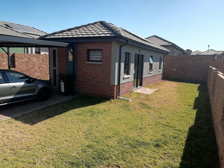To Let 3 Bedroom Property for Rent in Lion Pride Gauteng