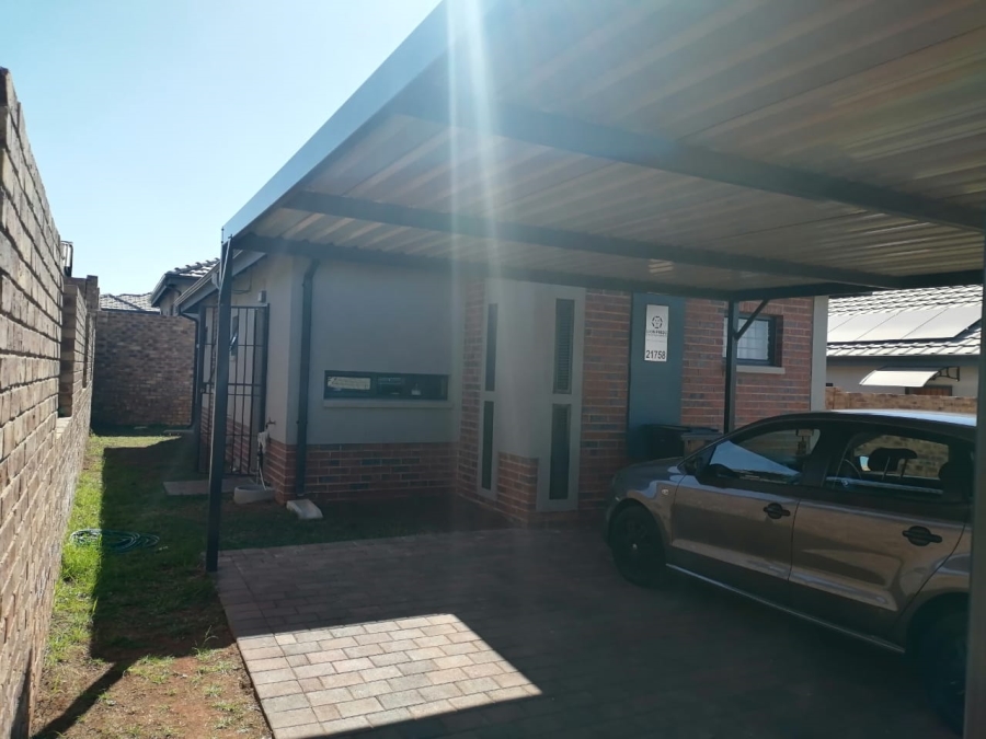 To Let 3 Bedroom Property for Rent in Lion Pride Gauteng