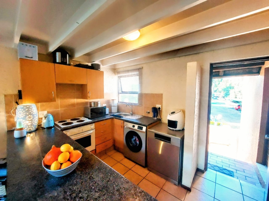 1 Bedroom Property for Sale in Douglasdale Gauteng