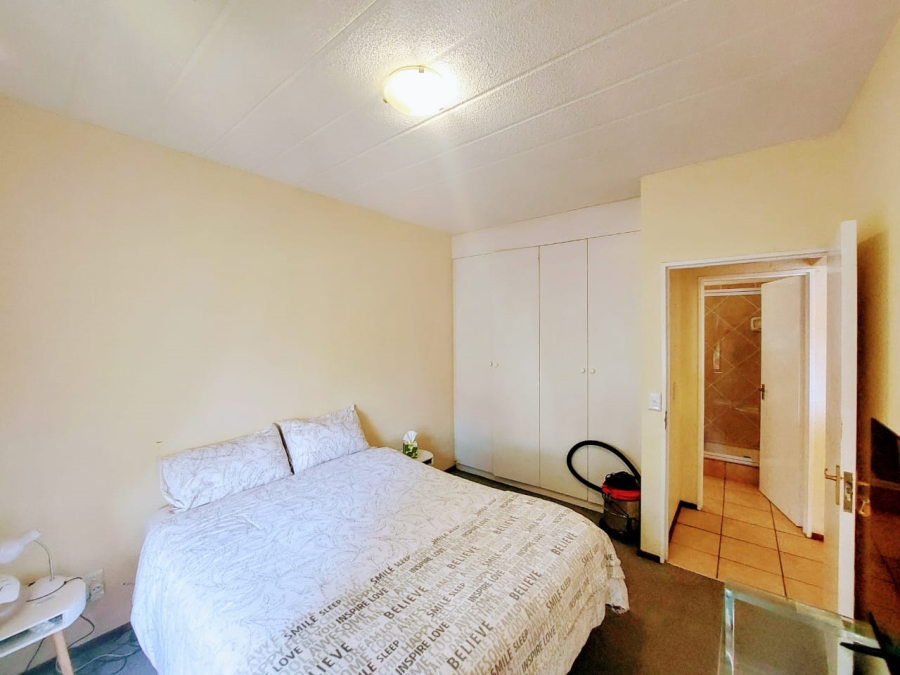 1 Bedroom Property for Sale in Douglasdale Gauteng