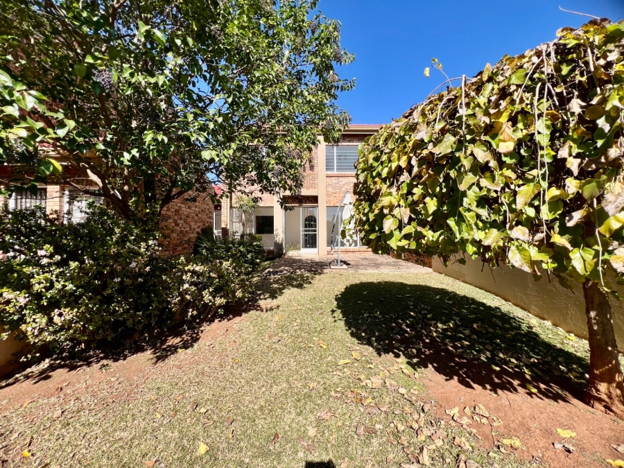 To Let 3 Bedroom Property for Rent in Faerie Glen Gauteng