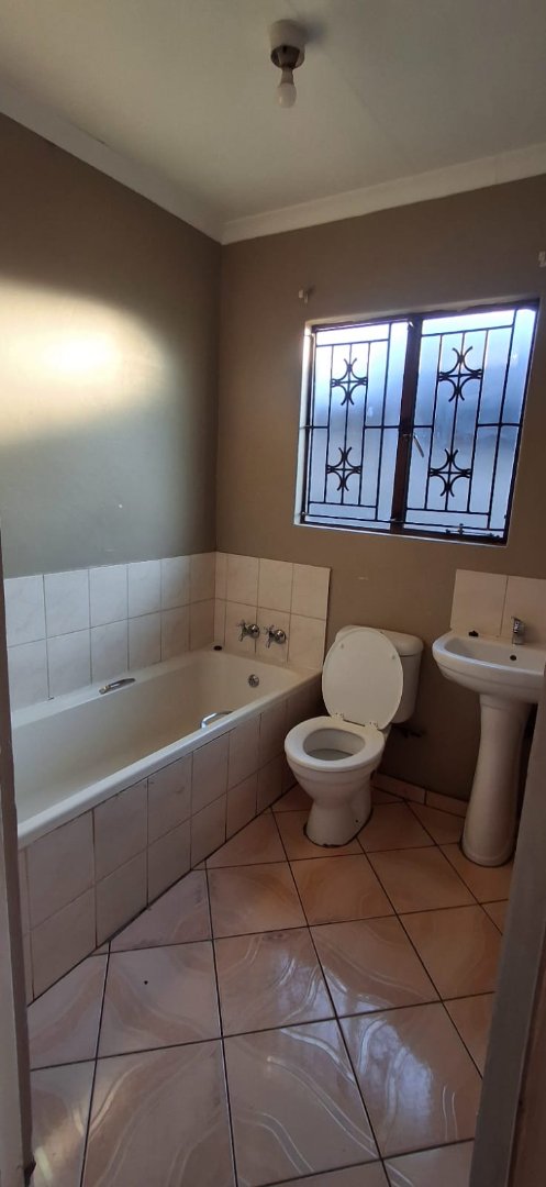 To Let 3 Bedroom Property for Rent in Lotus Gardens Gauteng