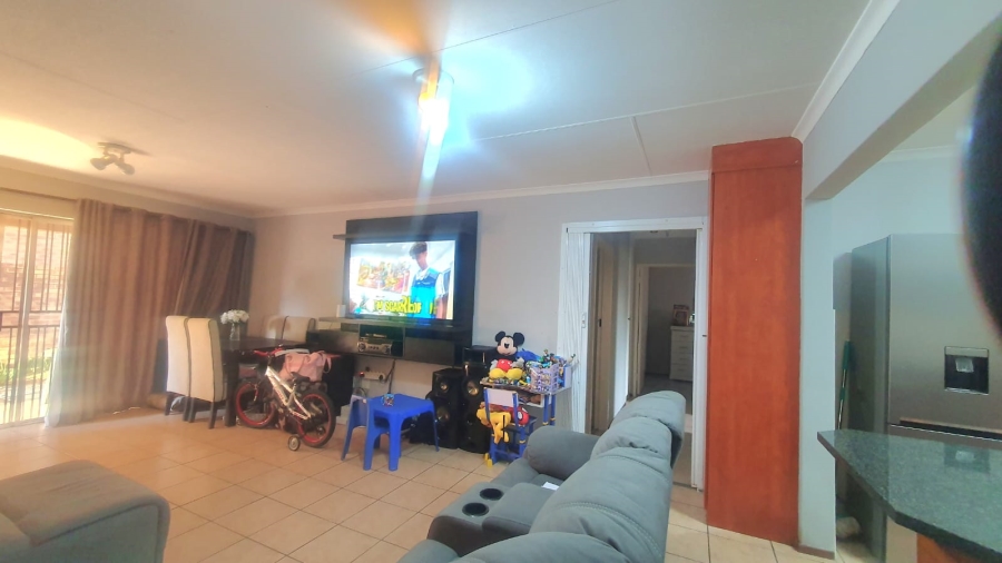 2 Bedroom Property for Sale in Amberfield Gauteng