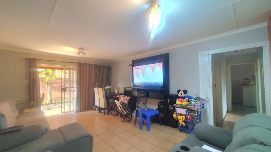 2 Bedroom Property for Sale in Amberfield Gauteng
