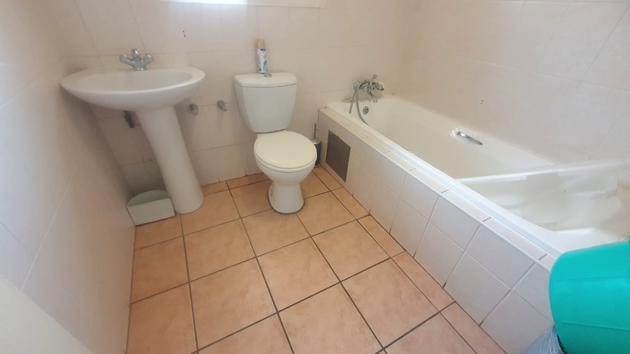 2 Bedroom Property for Sale in Amberfield Gauteng