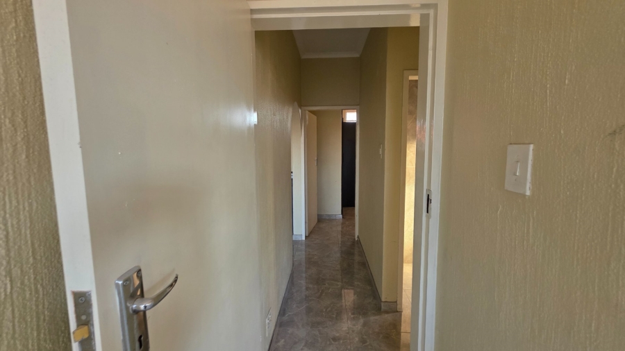 To Let 2 Bedroom Property for Rent in Erasmia Gauteng