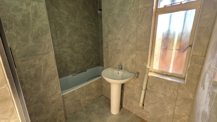 To Let 2 Bedroom Property for Rent in Erasmia Gauteng