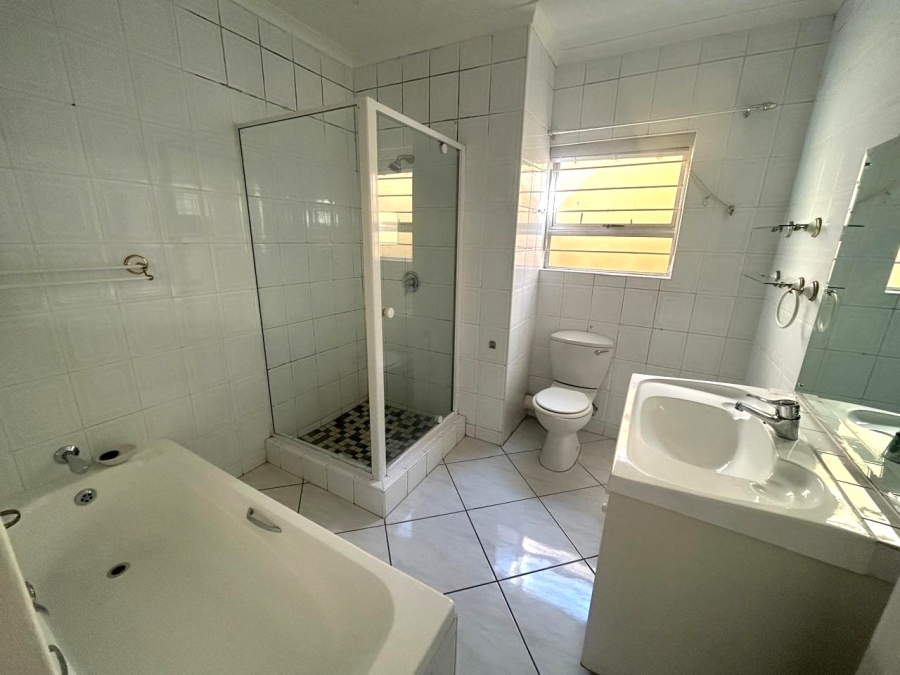 3 Bedroom Property for Sale in Constantia Kloof Gauteng