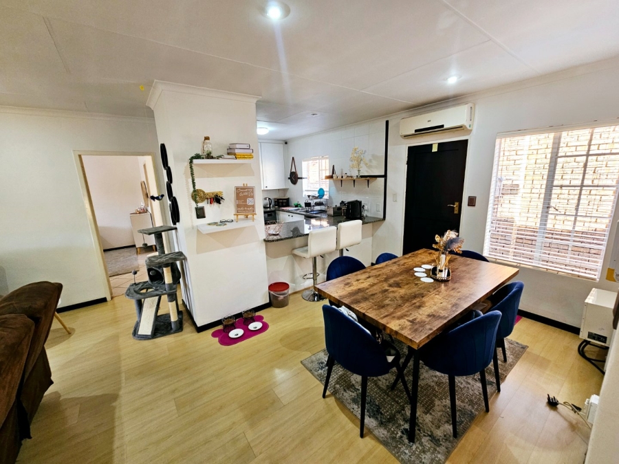 2 Bedroom Property for Sale in Monavoni Gauteng