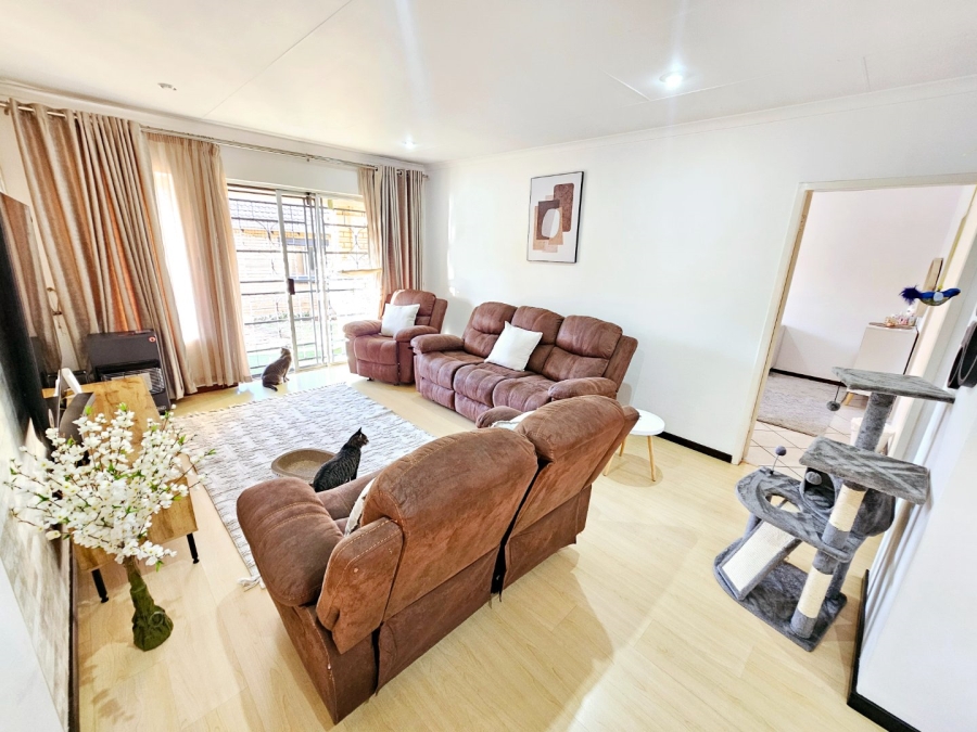 2 Bedroom Property for Sale in Monavoni Gauteng