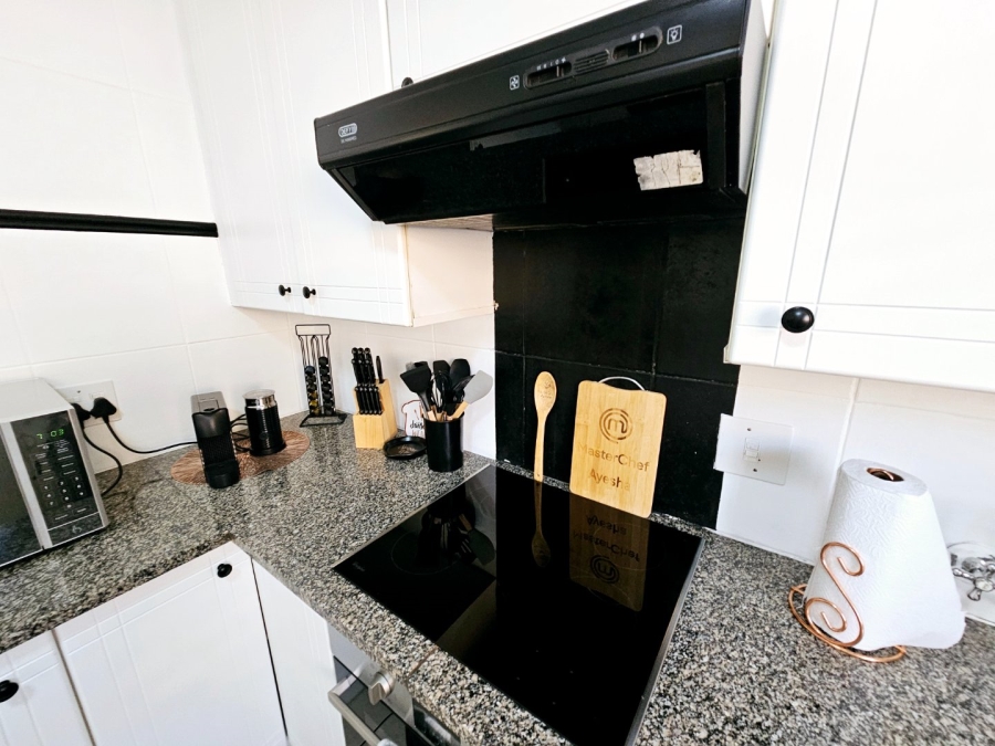 2 Bedroom Property for Sale in Monavoni Gauteng