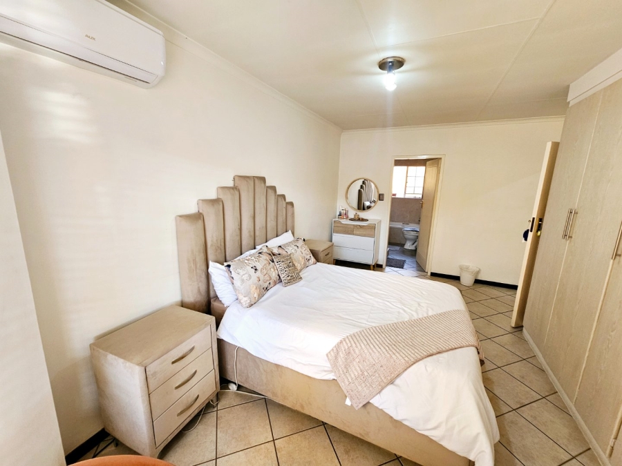 2 Bedroom Property for Sale in Monavoni Gauteng