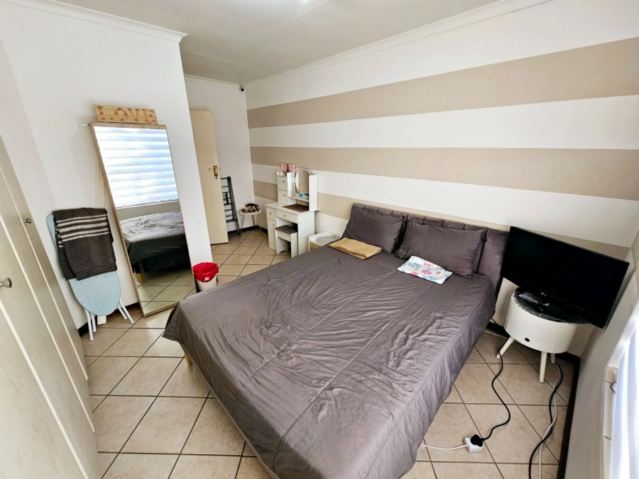 2 Bedroom Property for Sale in Monavoni Gauteng