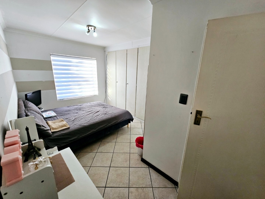 2 Bedroom Property for Sale in Monavoni Gauteng