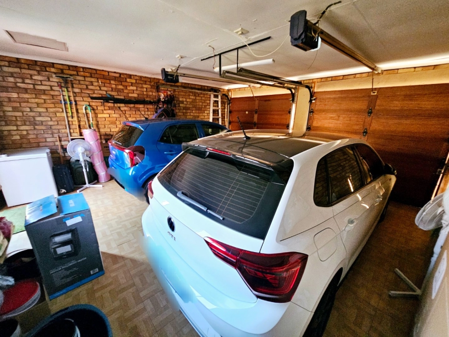 2 Bedroom Property for Sale in Monavoni Gauteng