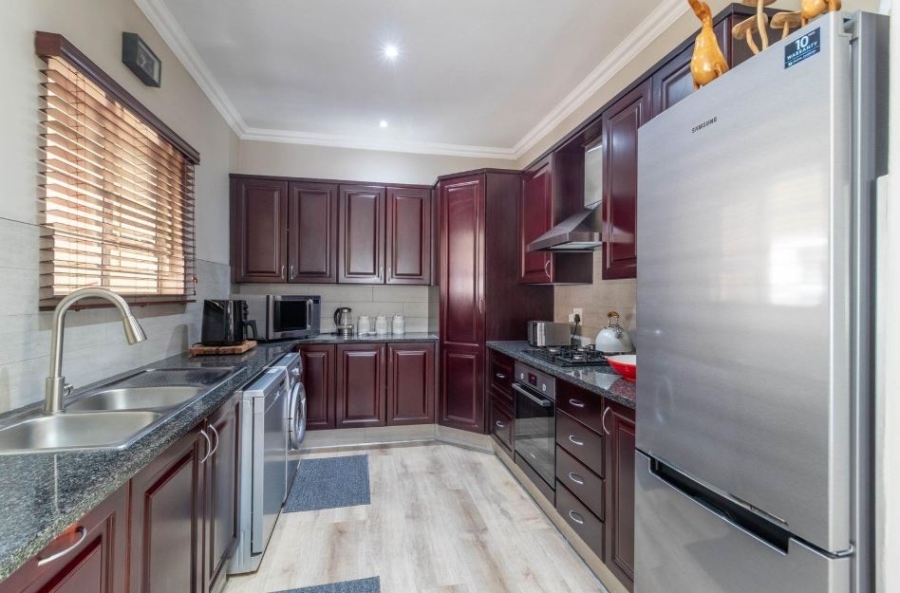 2 Bedroom Property for Sale in Greenstone Hill Gauteng