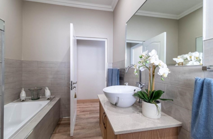 2 Bedroom Property for Sale in Greenstone Hill Gauteng