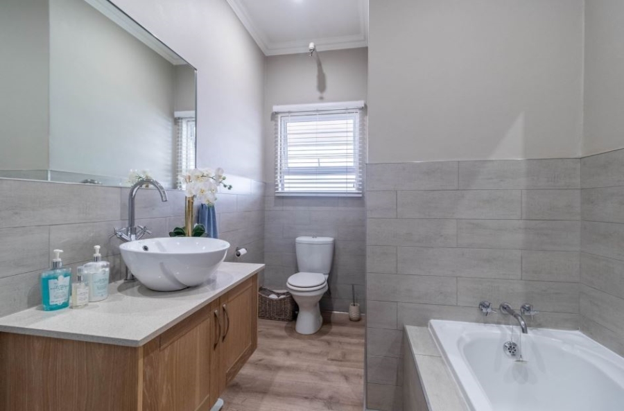 2 Bedroom Property for Sale in Greenstone Hill Gauteng