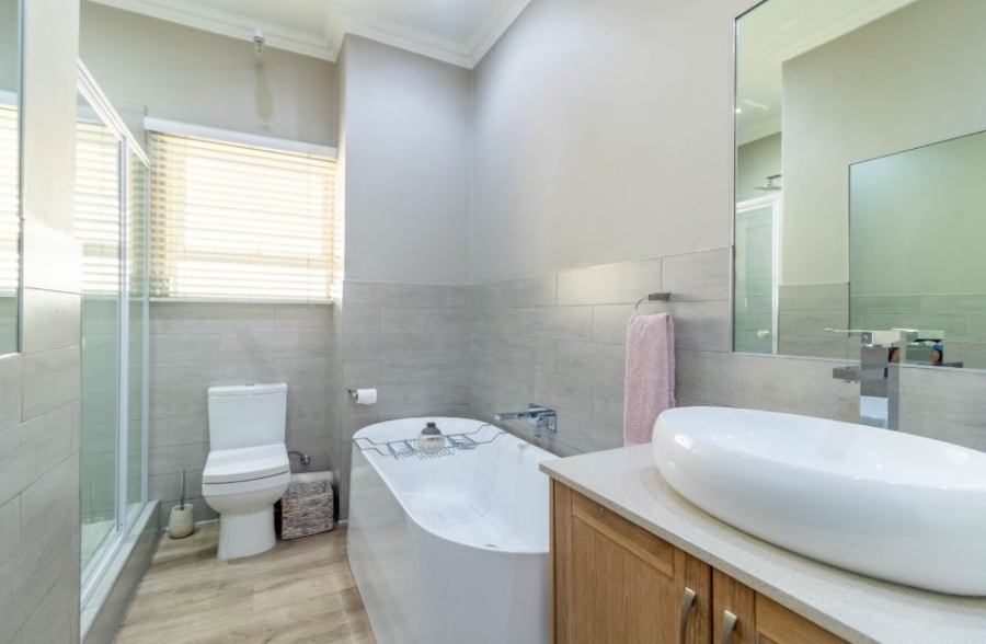 2 Bedroom Property for Sale in Greenstone Hill Gauteng