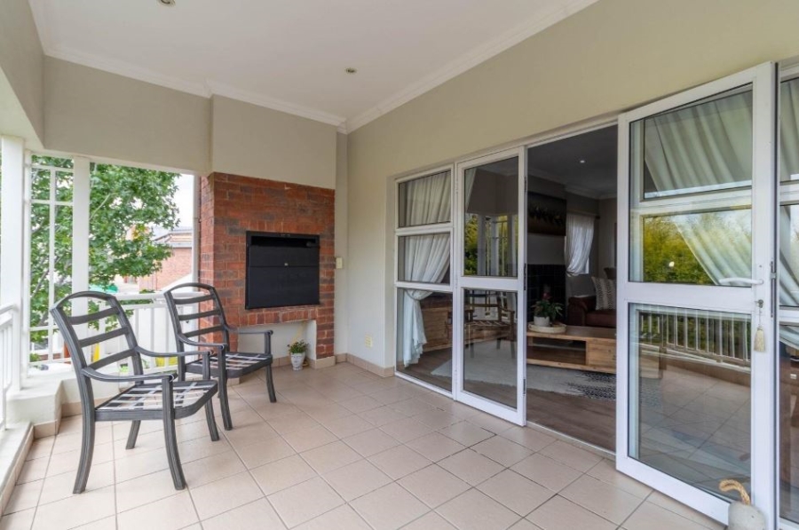 2 Bedroom Property for Sale in Greenstone Hill Gauteng