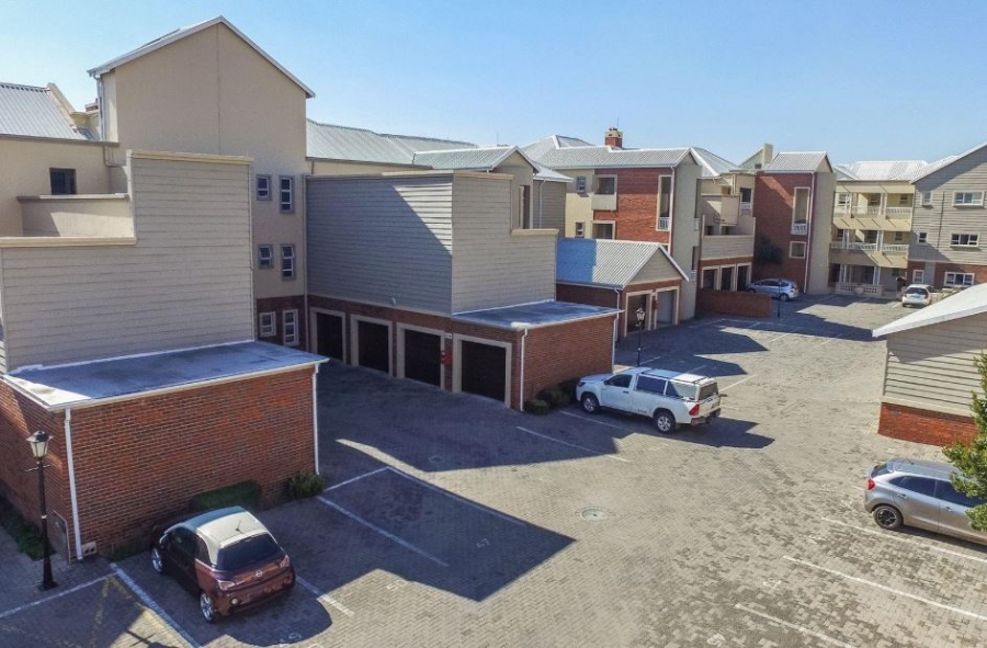 2 Bedroom Property for Sale in Greenstone Hill Gauteng