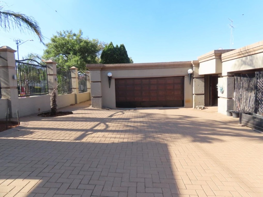3 Bedroom Property for Sale in Dawnview Gauteng