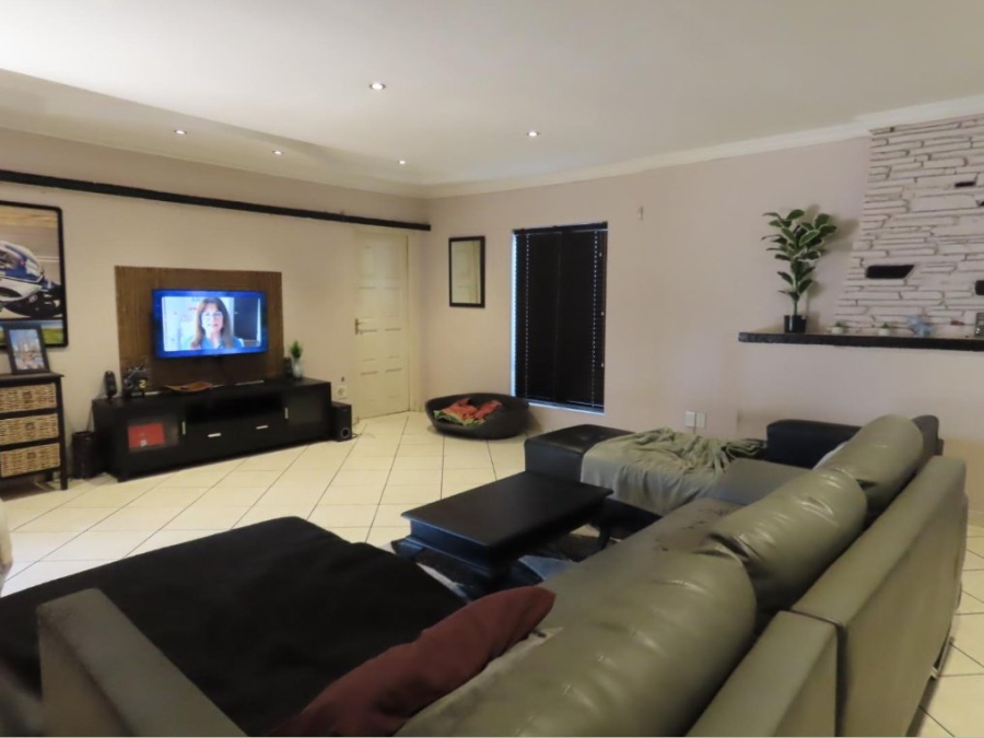 3 Bedroom Property for Sale in Dawnview Gauteng