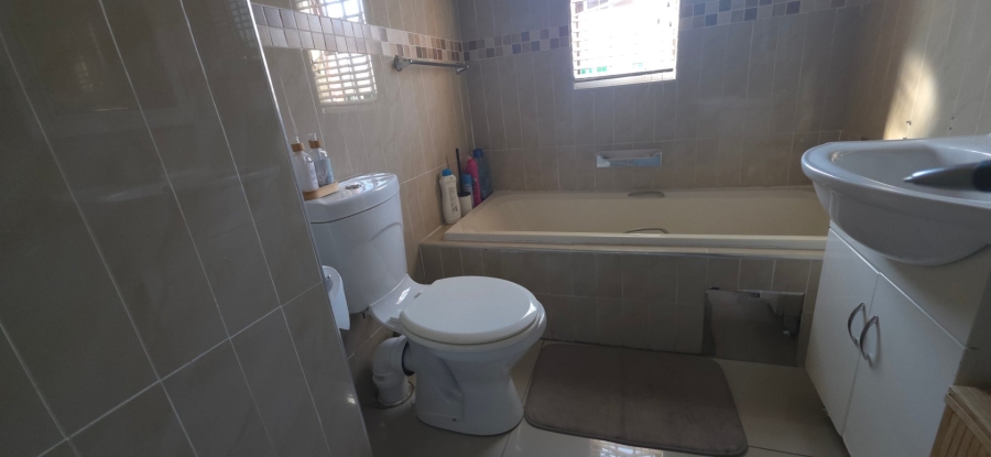 3 Bedroom Property for Sale in Brackendowns Gauteng