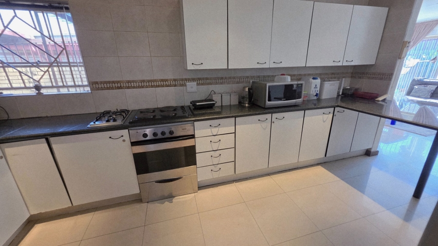 To Let 3 Bedroom Property for Rent in Erasmia Gauteng