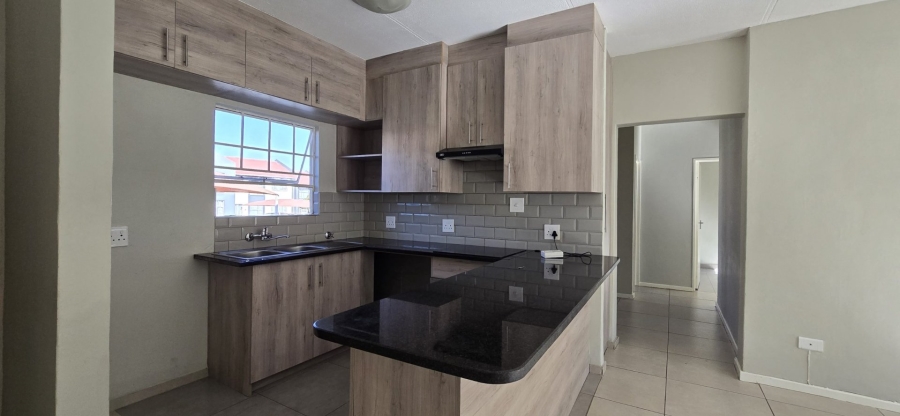 3 Bedroom Property for Sale in Die Hoewes Gauteng