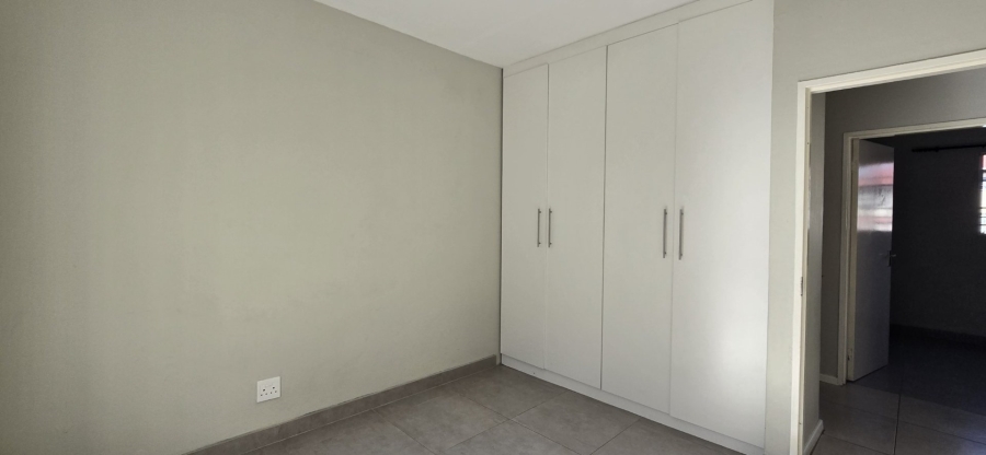 3 Bedroom Property for Sale in Die Hoewes Gauteng
