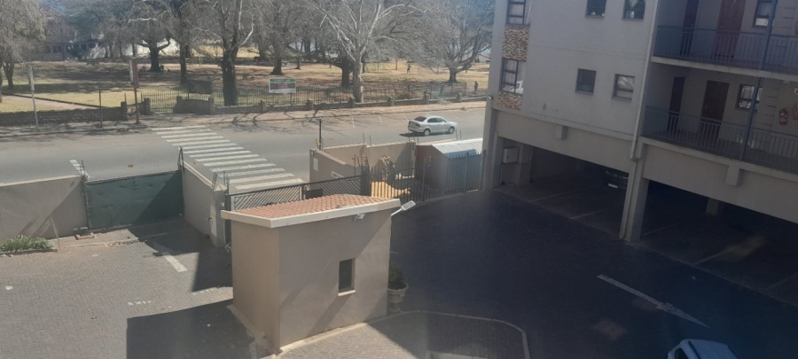 To Let 2 Bedroom Property for Rent in Florida Gauteng