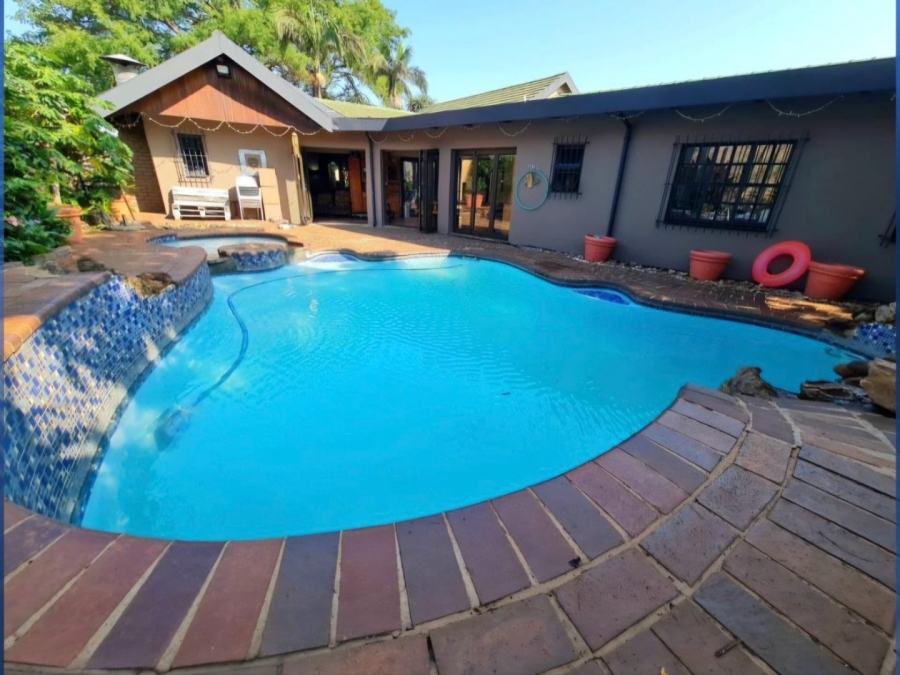 5 Bedroom Property for Sale in Wonderboom Gauteng