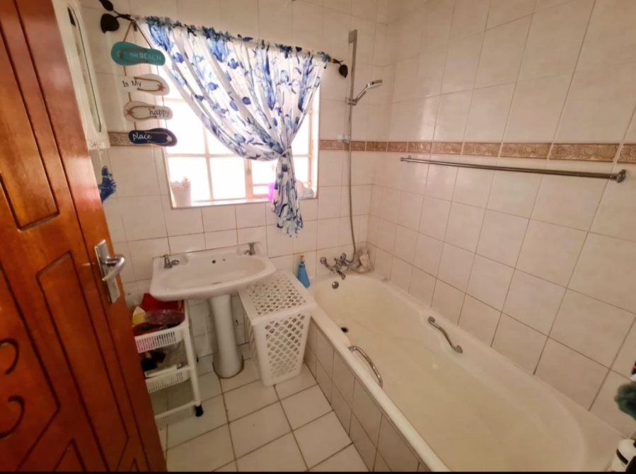 5 Bedroom Property for Sale in Wonderboom Gauteng
