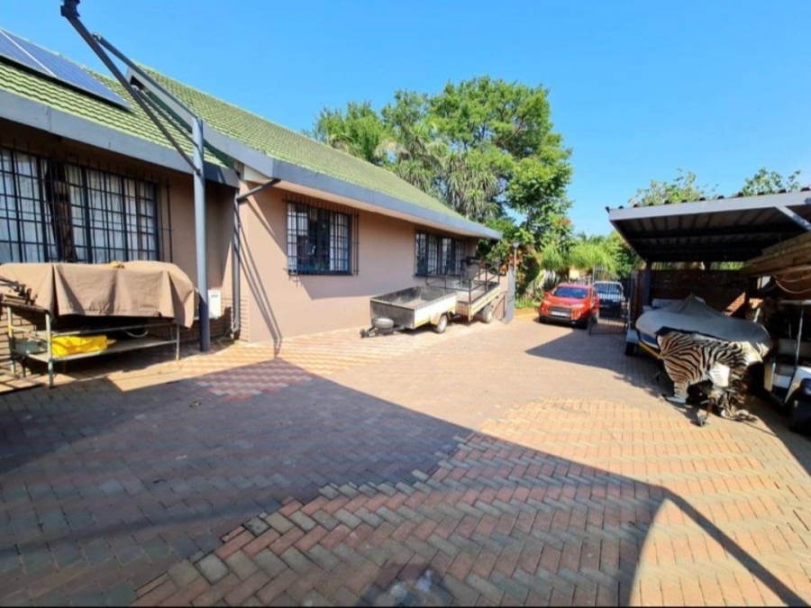 5 Bedroom Property for Sale in Wonderboom Gauteng
