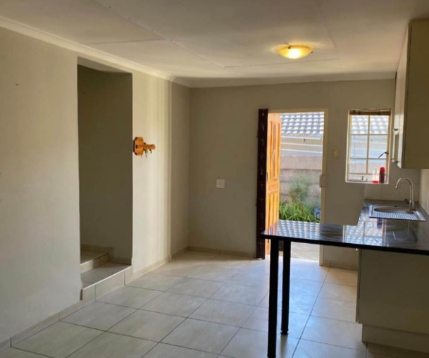 To Let 1 Bedroom Property for Rent in Randpark Ridge Gauteng