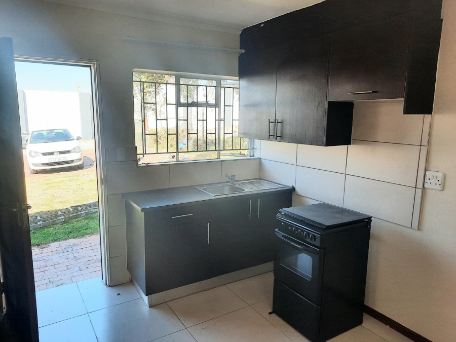 To Let 2 Bedroom Property for Rent in Kensington B Gauteng