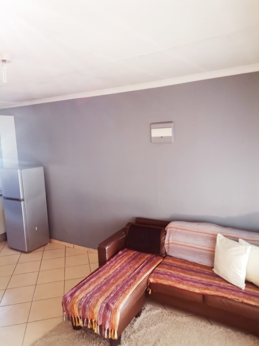 To Let 3 Bedroom Property for Rent in Clayville East Gauteng