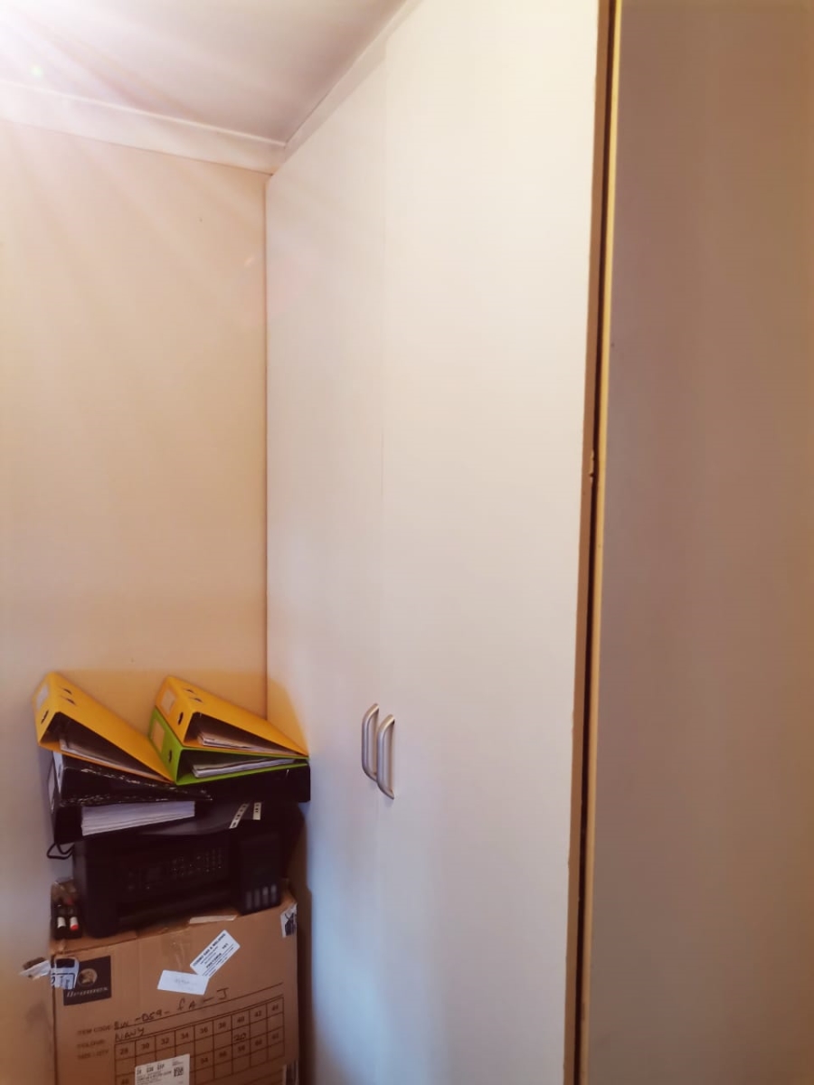 To Let 3 Bedroom Property for Rent in Clayville East Gauteng
