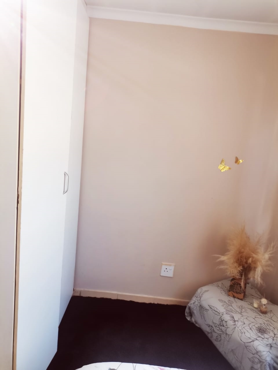 To Let 3 Bedroom Property for Rent in Clayville East Gauteng