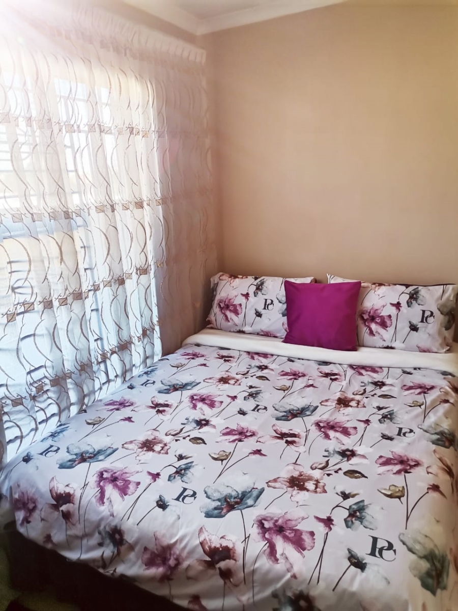 To Let 3 Bedroom Property for Rent in Clayville East Gauteng