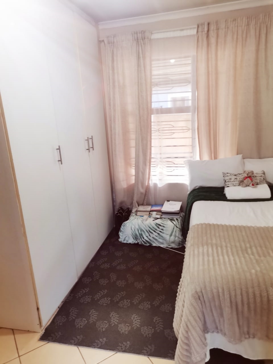 To Let 3 Bedroom Property for Rent in Clayville East Gauteng