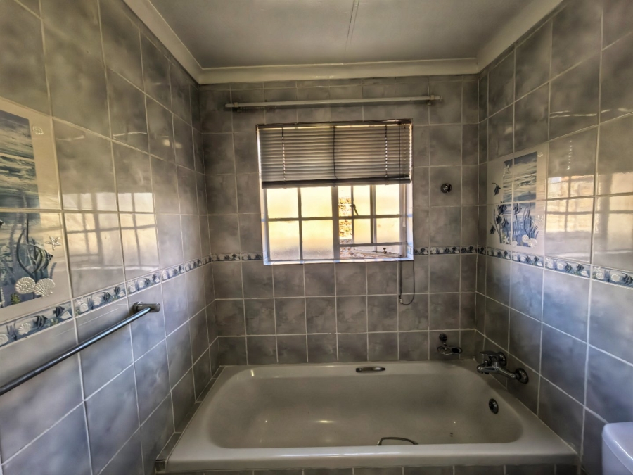 To Let 4 Bedroom Property for Rent in Eveleigh Gauteng