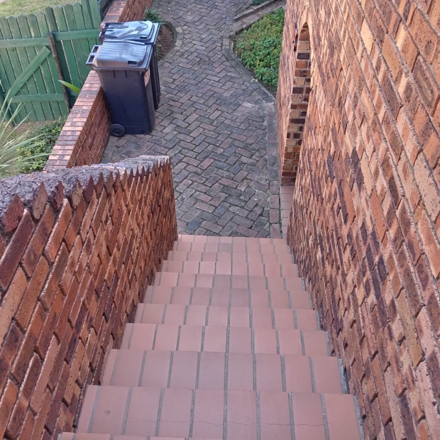 2 Bedroom Property for Sale in Vorna Valley Gauteng