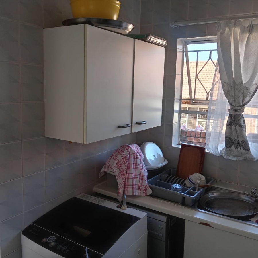2 Bedroom Property for Sale in Vorna Valley Gauteng