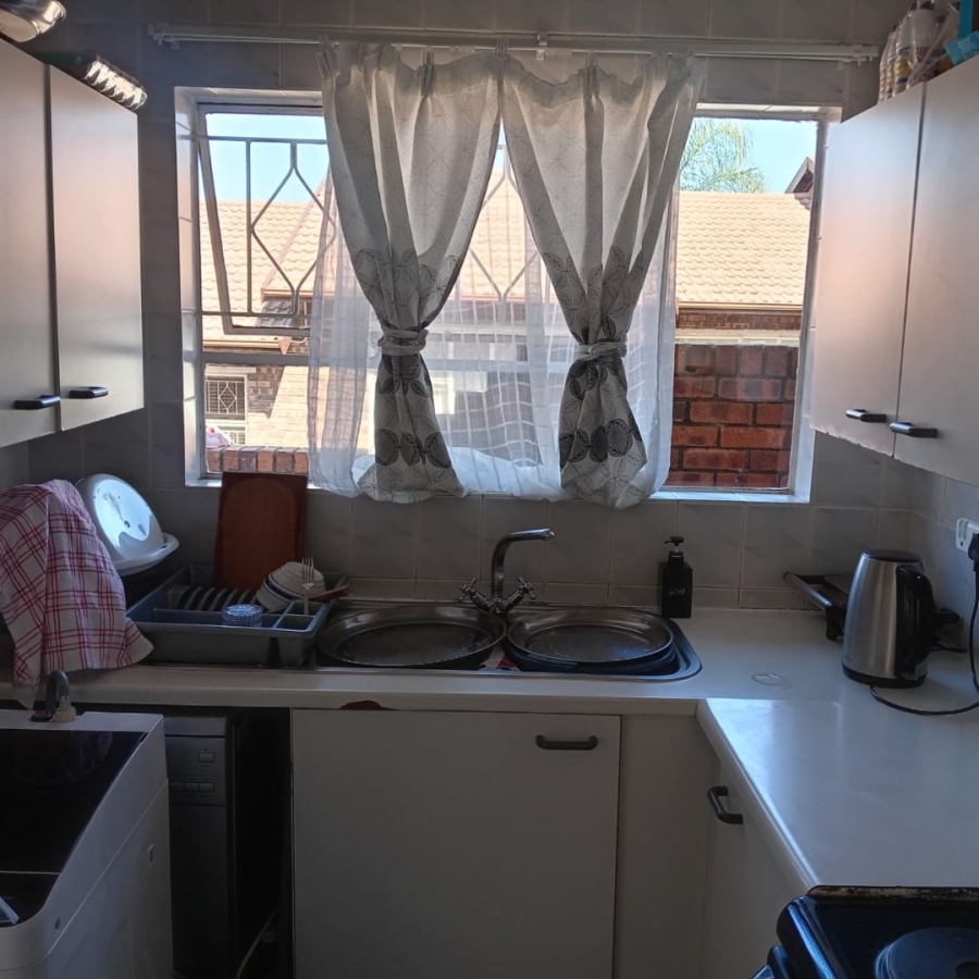 2 Bedroom Property for Sale in Vorna Valley Gauteng